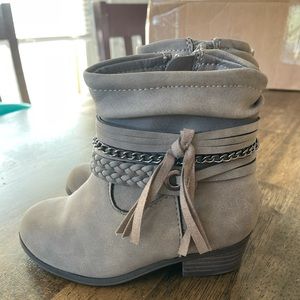 Toddler grey ankle boots